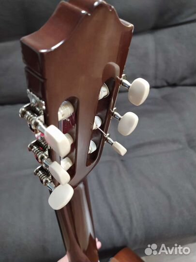 Гитара Yamaha C40 (+ чехол, + новые струны)