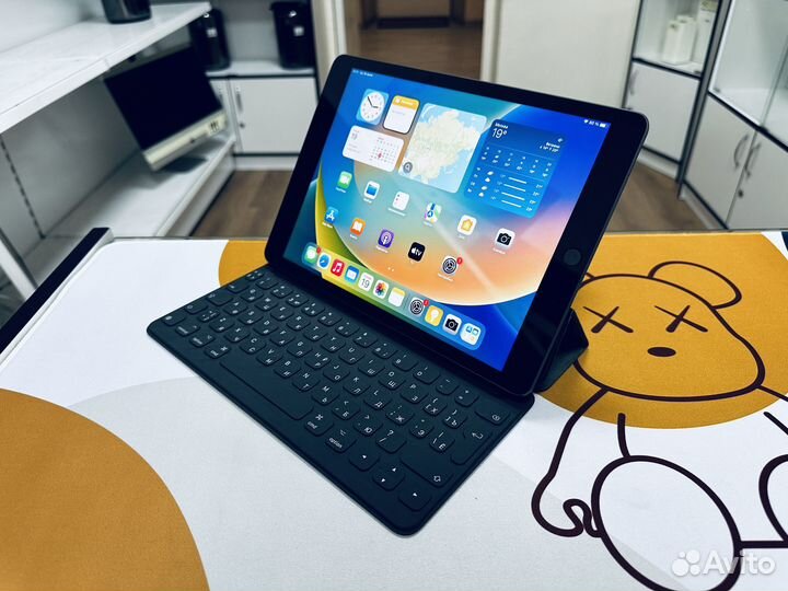 iPad 8 WiFi 32gb + Smart keyboard 10.5 рст