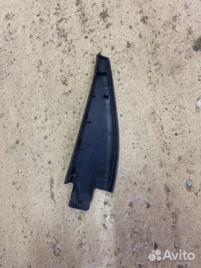 Уголок двери Nissan Note