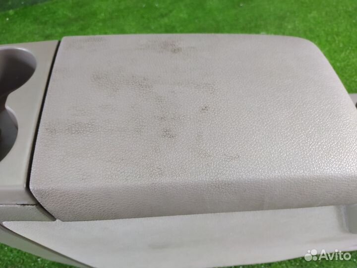 Подлокотник Ford Explorer