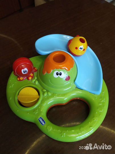 Плавающий остров Chicco с вулканом пены