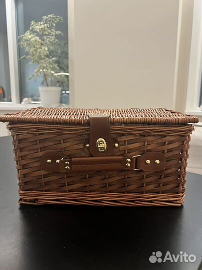 Набор для пикника в чемодане