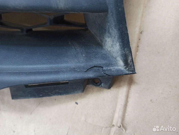 LADA largus 2 fl решетка радиатора