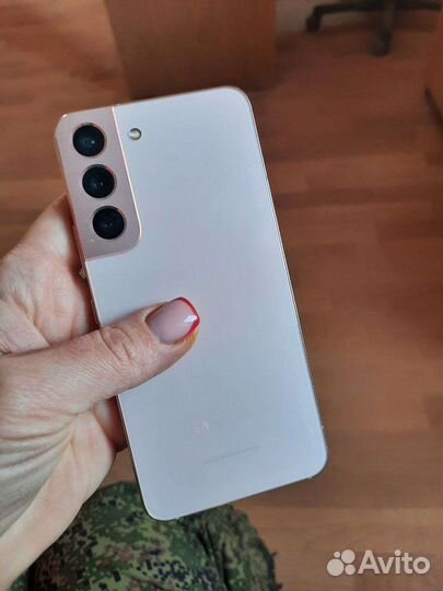 Samsung Galaxy S22, 8/256 ГБ