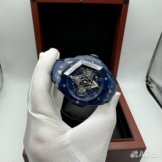 Часы Hublot Big Bang Sang Bleu II