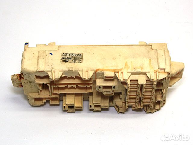 Блок предохранителей Mitsubishi Galant