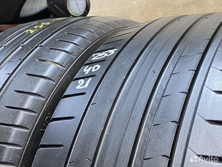 Pirelli P Zero PZ4 255/40 R21