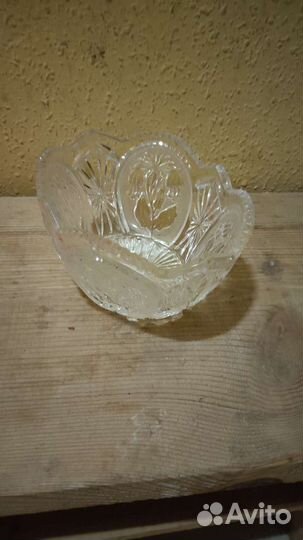 Ваза хрустальная и есть блюдо сервировочное