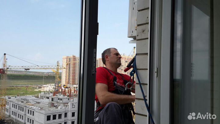 Промышленный альпинист. монтаж кондиционеров