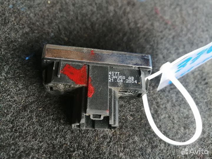 Кнопка аварийной сигнализации Ford Mondeo 3