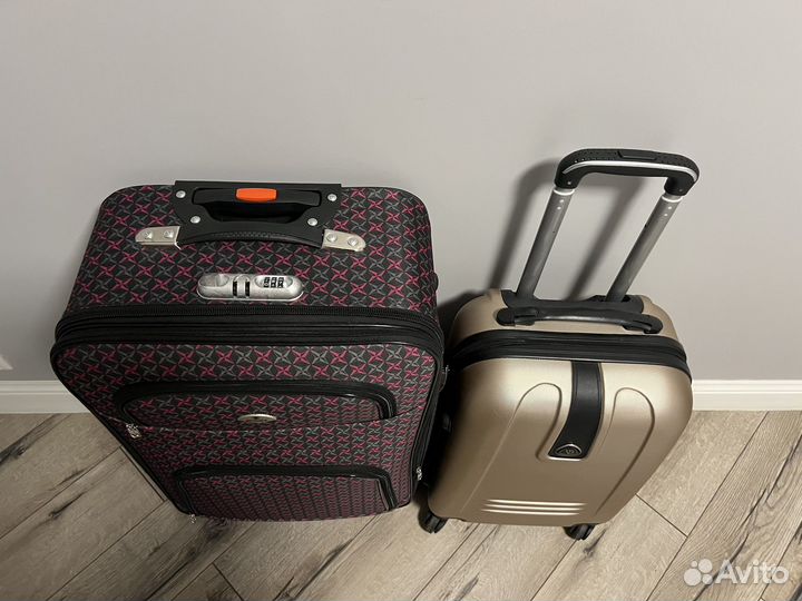 Продам 2 чемодана S, L