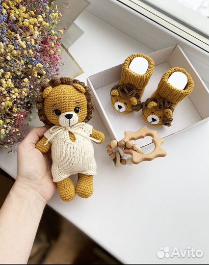 Вязаная игрушка лев