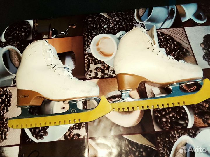 Профессиональные фигурные коньки Edea