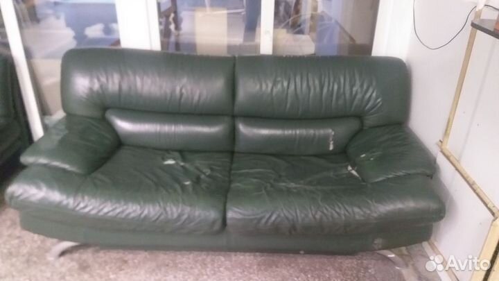 Кожаный диван и кресла