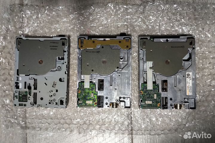 Три ноутбучных дисковода 3.5 на 26pin коннектор