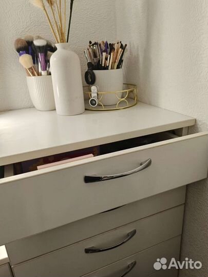 Комод для косметики