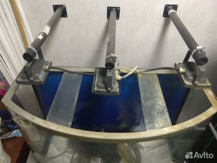 Аквариум панорамный 105 литров с тумбой