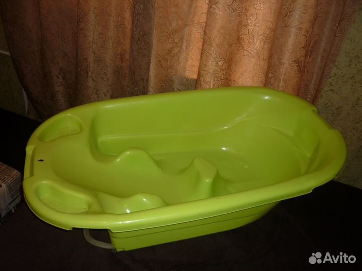 Анатомическая ванночка для купания ребенка