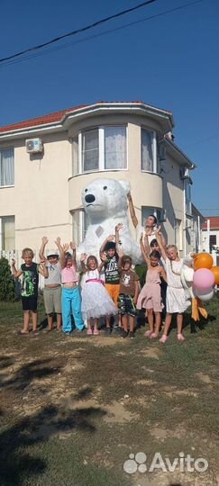 Надувной костюм белого медведя