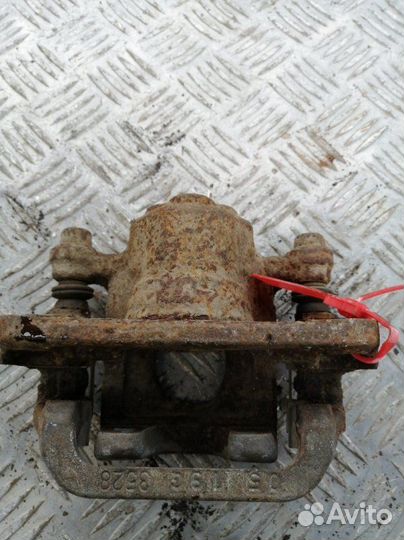 Суппорт задний правый Nissan Teana J31 2.3 Q23DE