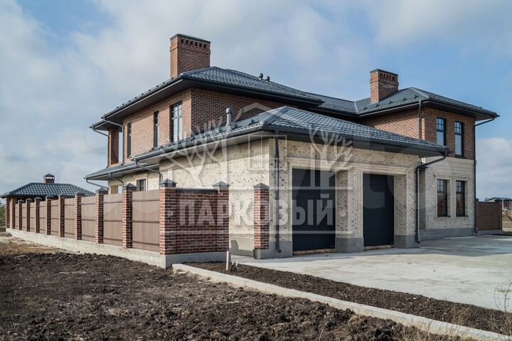 Дом 378,6 м² на участке 8 сот.