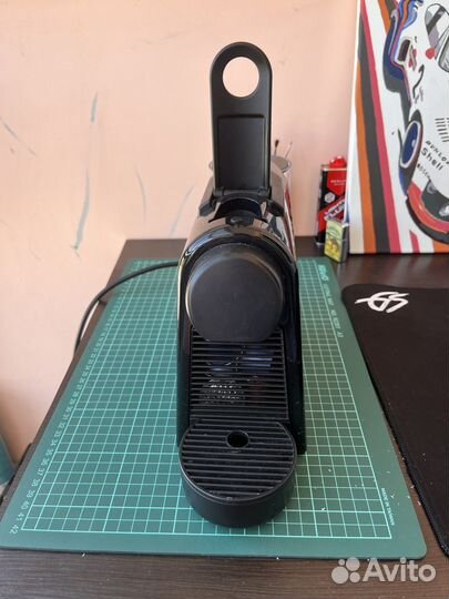 Капсульная кофемашина Nespresso essenza mini