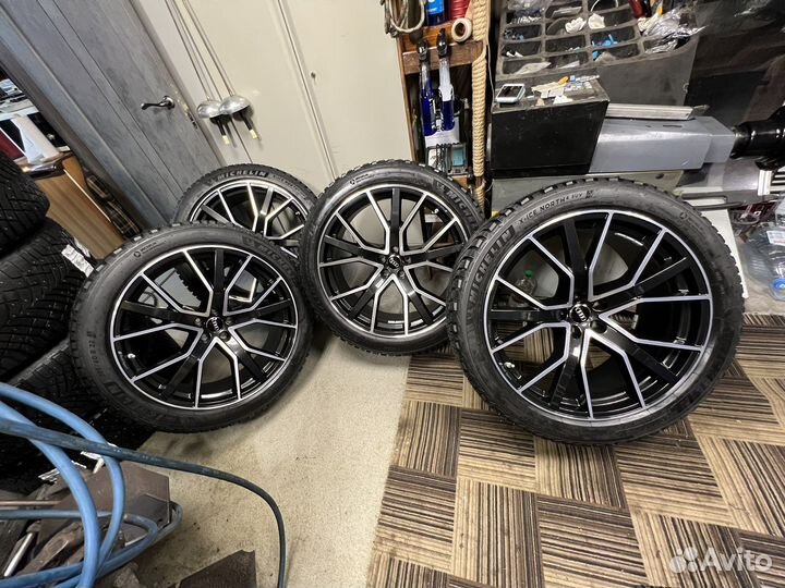 D22 Audi Q8 Зима-Шипы Michelin (оригинал)