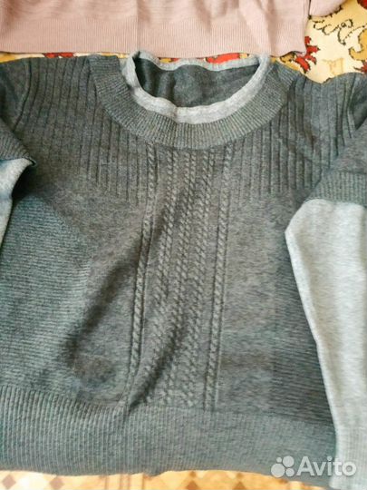 Свитер женский