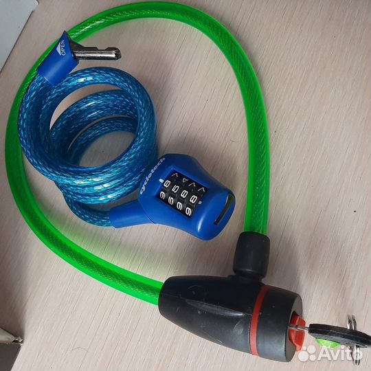 Замок противоугонный,подушка(чехол)насиденье