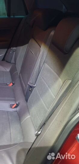 Задняя часть салона opel insignia