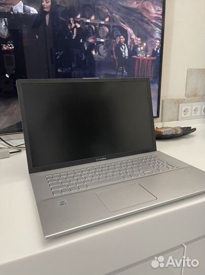 Новый большой ноутбук Asus