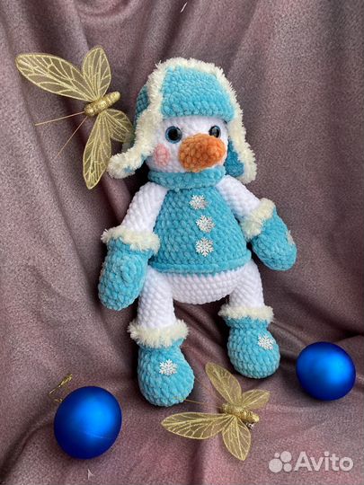 Плюшевый снеговик