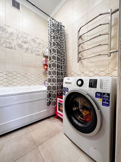 2-к. квартира, 53 м², 1/6 эт.