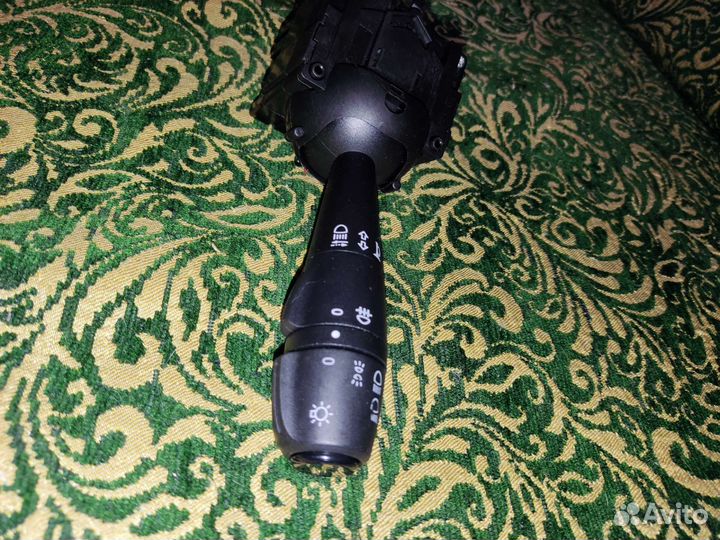 Левый поворотник на Рено