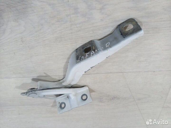 Петля капота правая Chevrolet Cobalt седан B15D2