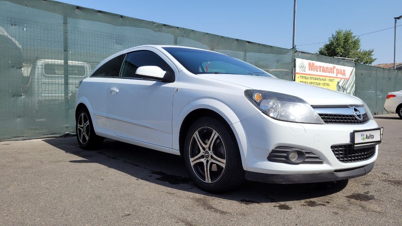 Opel Astra GTC: фото владельца