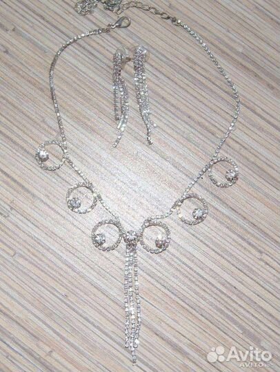 Колье и серьги