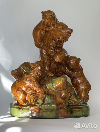 Медвецица с медвежатами Поливная керамика