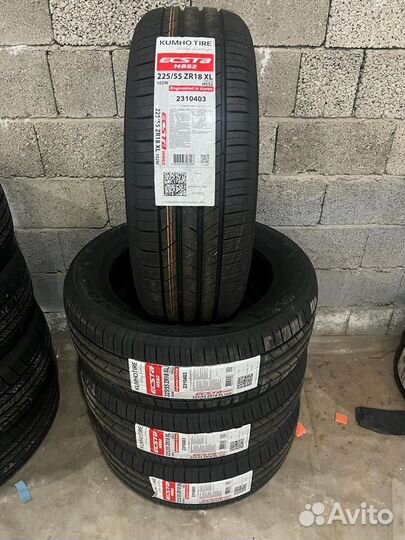 Kumho Ecsta HS52 225/55 R18