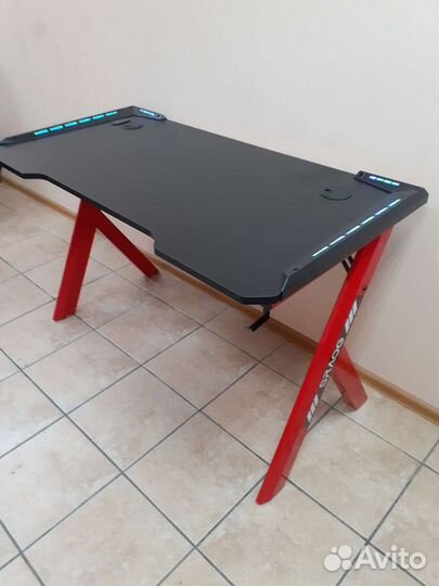 Геймерский игровой стол Крутой