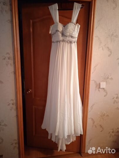 Свадебное платье 42 44 бу