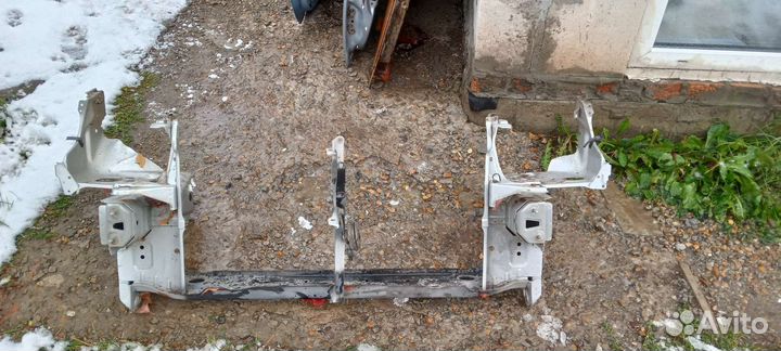 Рамка радиатора Королла 120