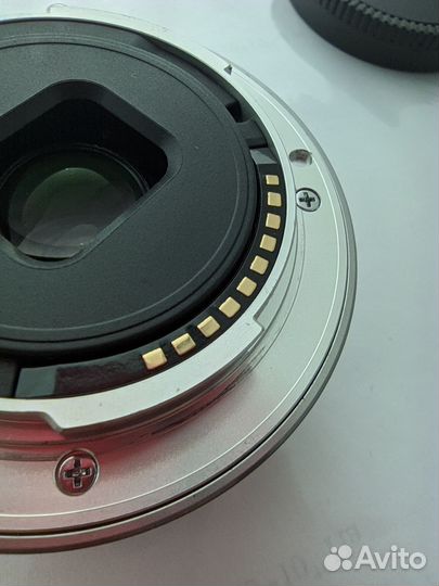 Объектив Sony E 16mm F 2.8