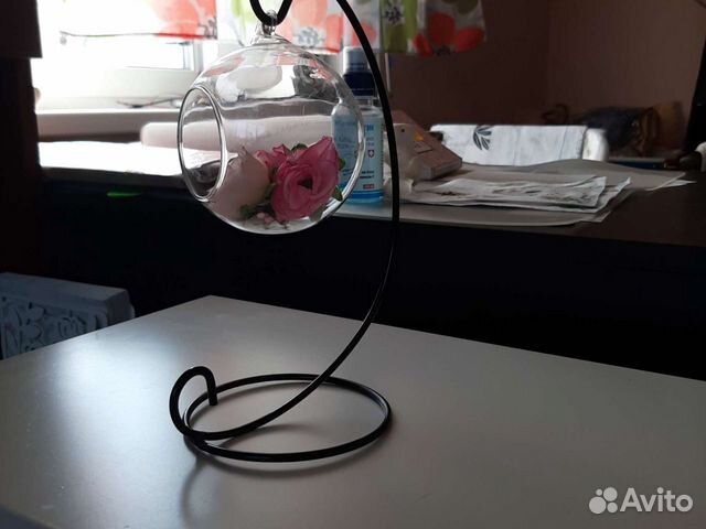 Декоративная подставка с шаром