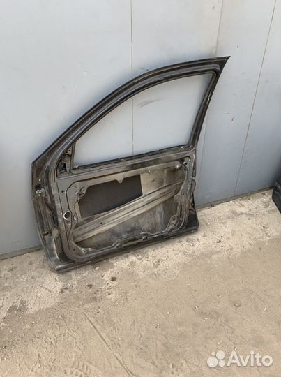 Дверь передняя правая volkswagen Golf 4