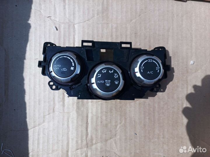 Блок управления климат контролем Субару 72311FG000