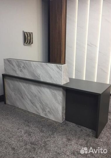 Стойка ресепшн