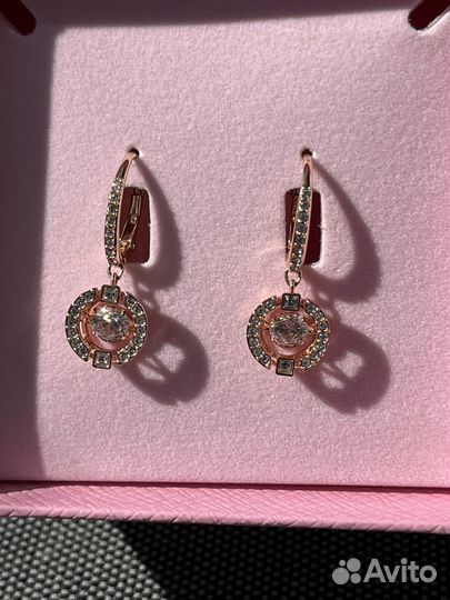 Серьги Swarovski Una Rose в наличии