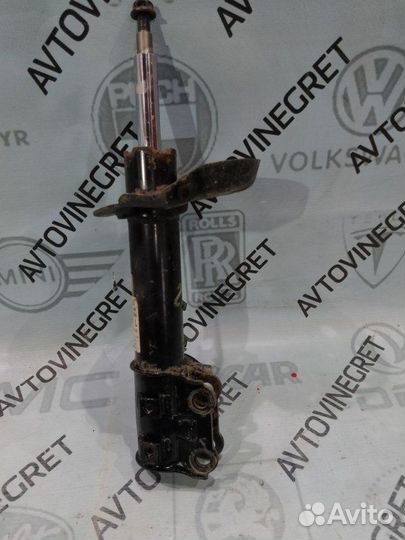 Стойка амортизатор передний левый Kia Ceed 1