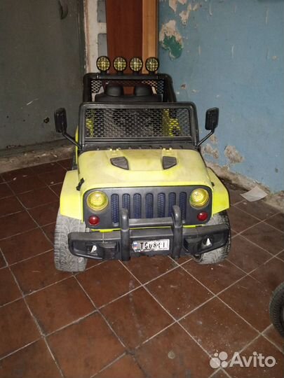 Машинка на аккамуляторе